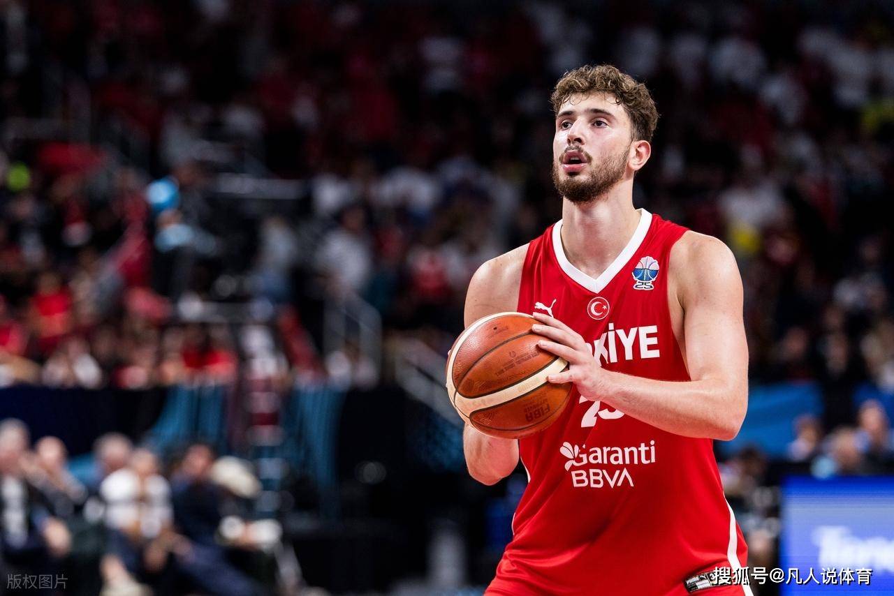 奇才轻取土耳其男篮,萨姆·米切尔惊艳世界 奇才轻取土耳其男篮,萨姆·米切尔惊艳世界