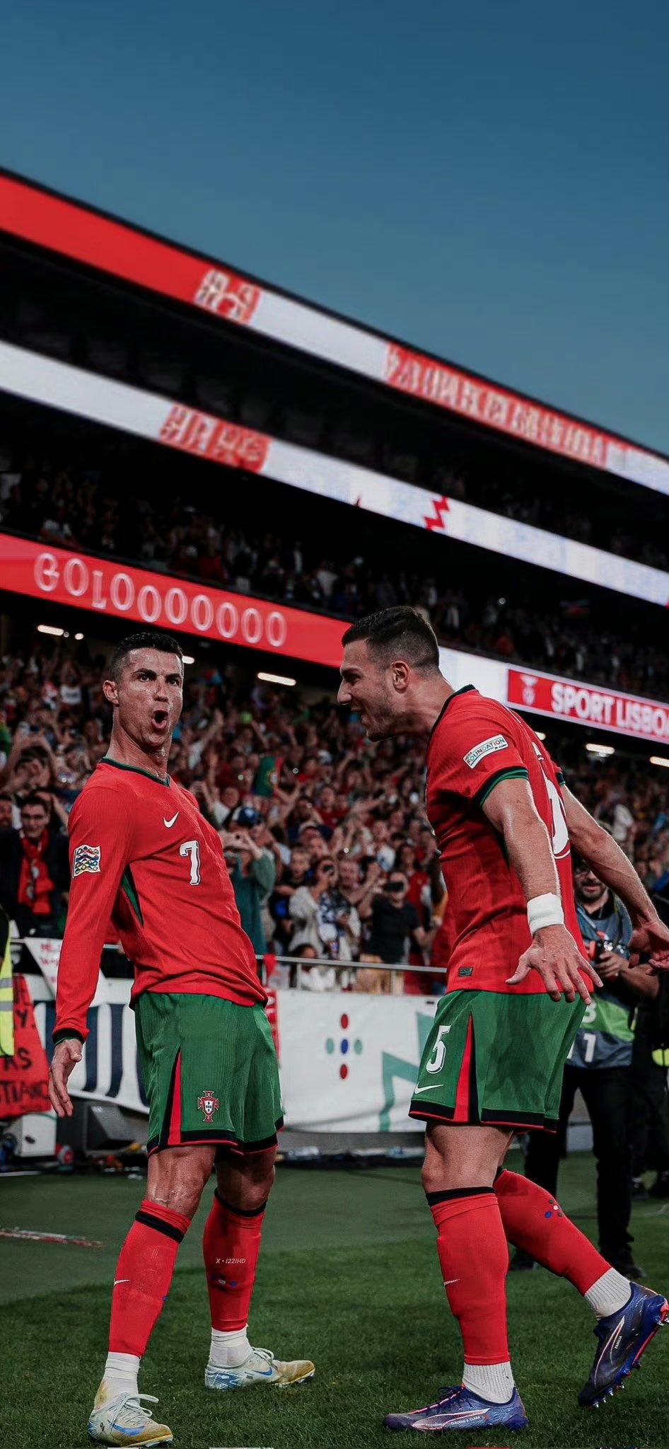 法国翻盘巴萨,C罗制霸全场的简单介绍 法国翻盘巴萨,C罗制霸全场的简单介绍