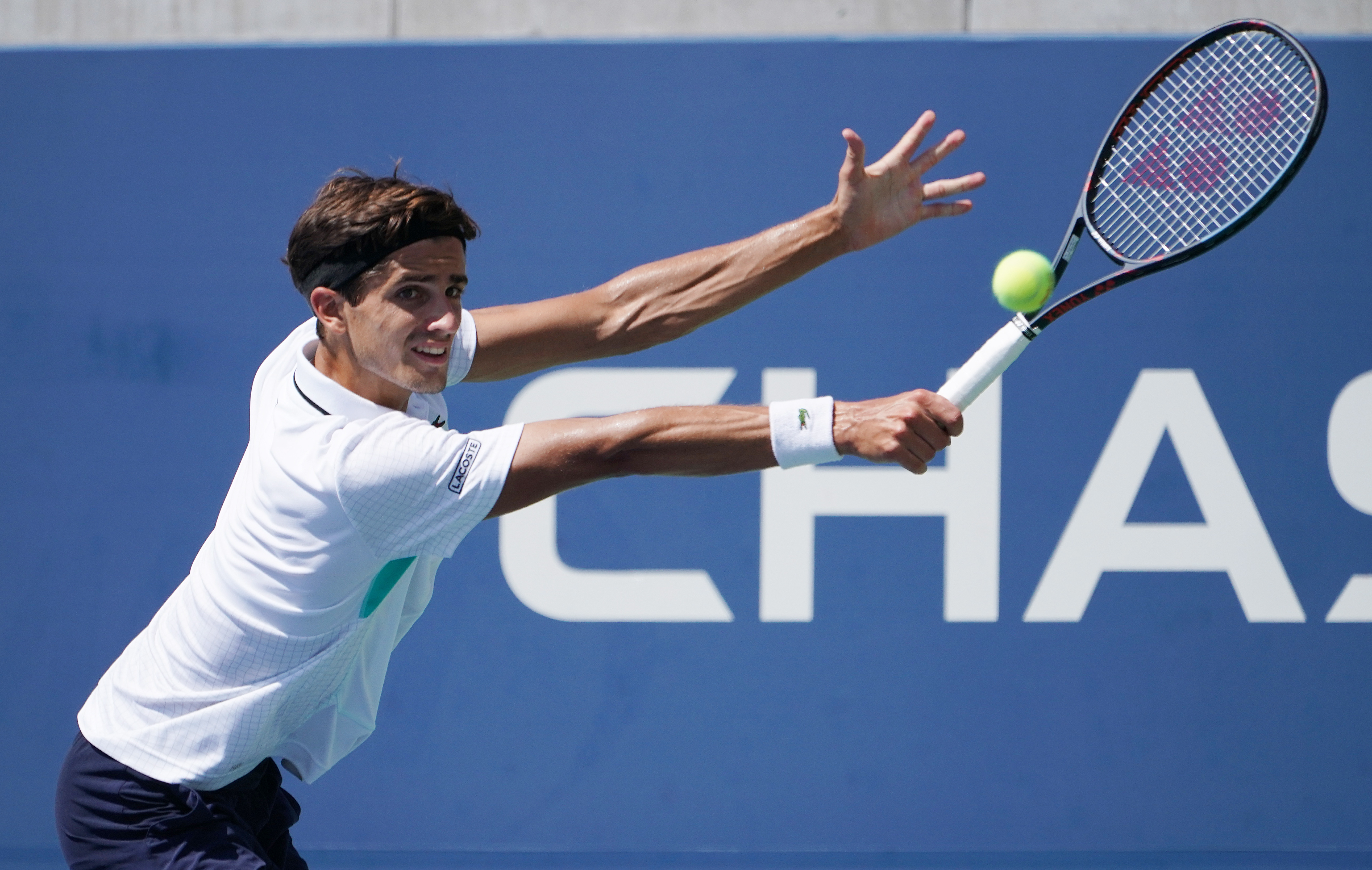 包含世界网球队强势美国网球队，克耶高斯绝境逆转的词条