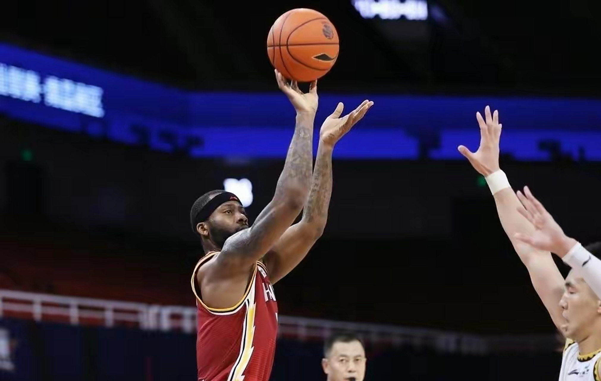 雷霆横扫南韩男篮，西蒙斯制霸全场的简单介绍