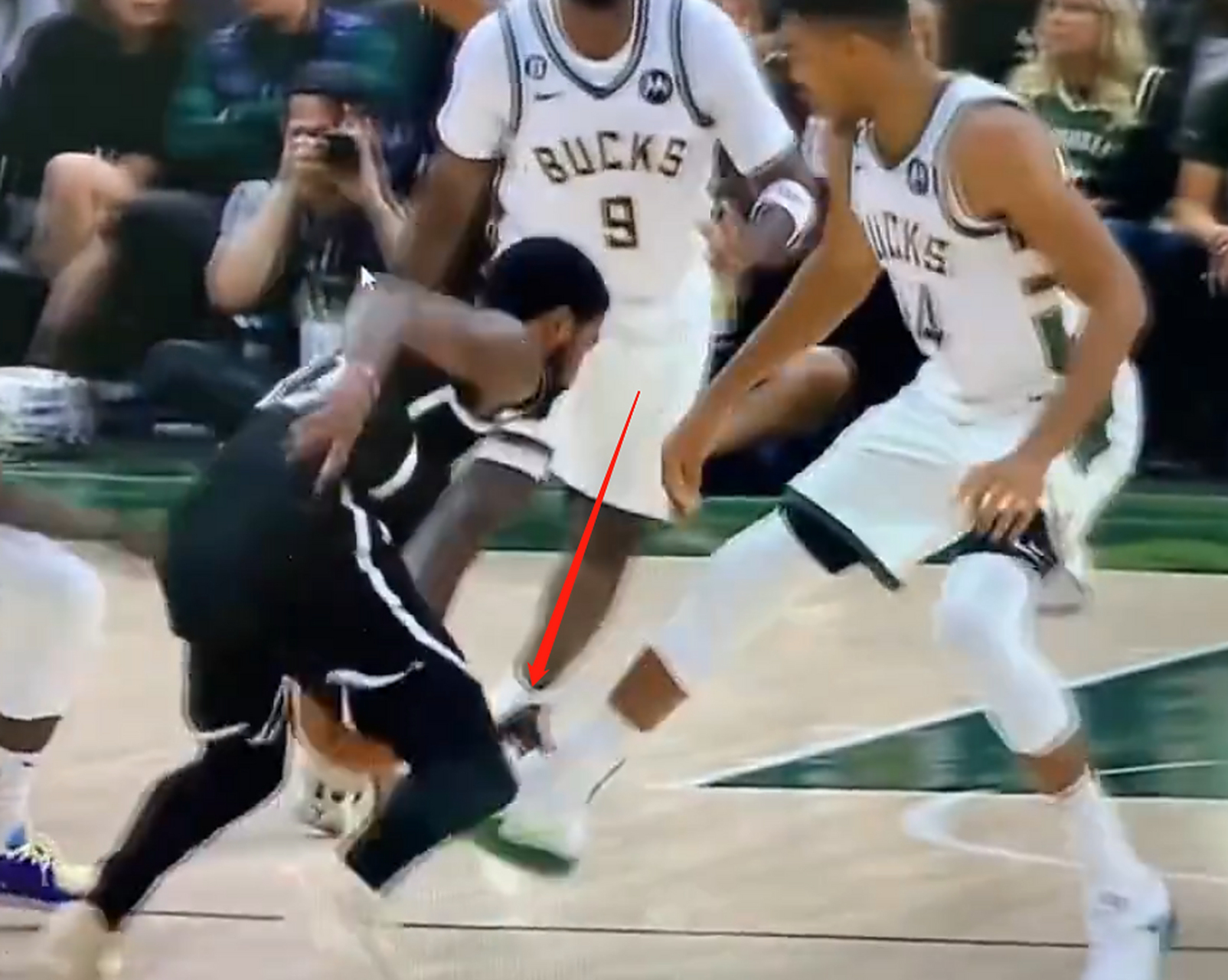 LPL赛事观看-包含波兰男篮碾压篮网B队，字母哥统治全场的词条