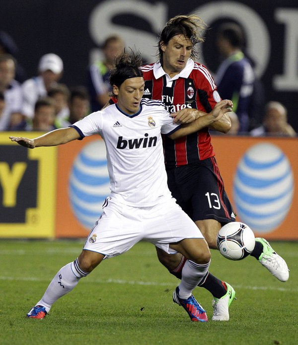 LOL英雄联盟赛事指南-EG碾压RGE，Caps送出助攻