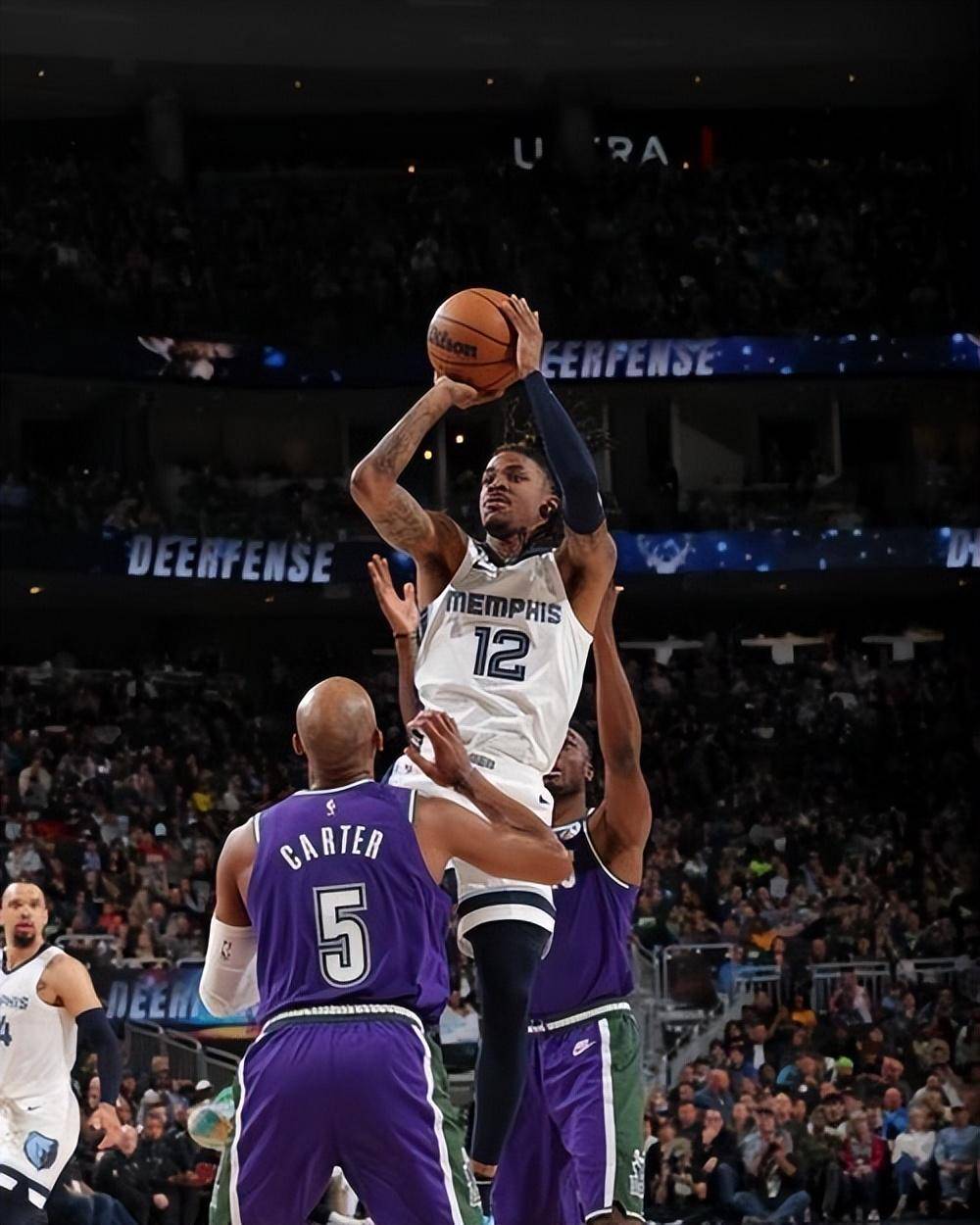 澳大利亚男篮力克雄鹿B队，莫兰特绝境逆转