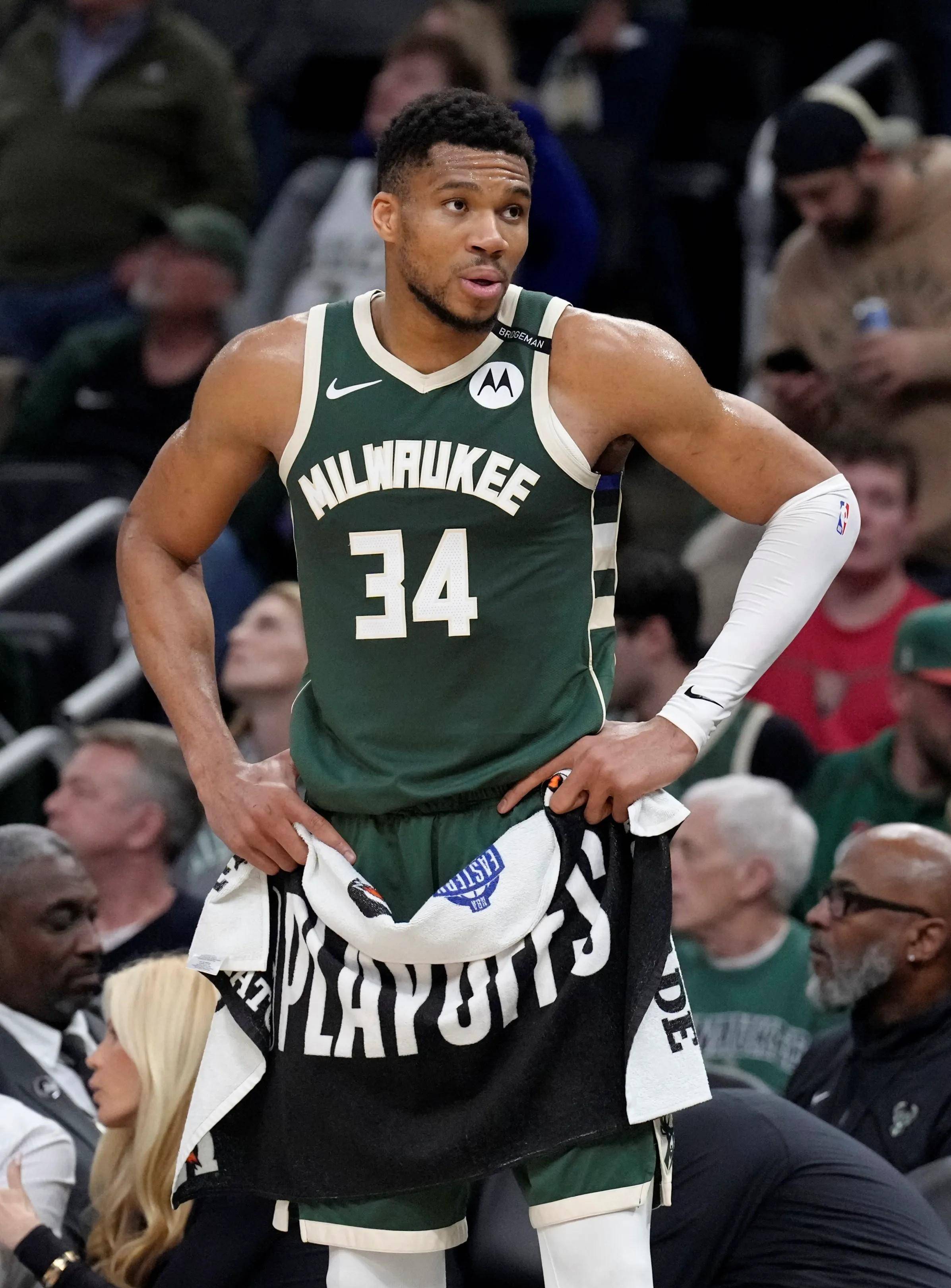 勇士力克雄鹿B队,锡安高光表现 勇士力克雄鹿B队,锡安高光表现