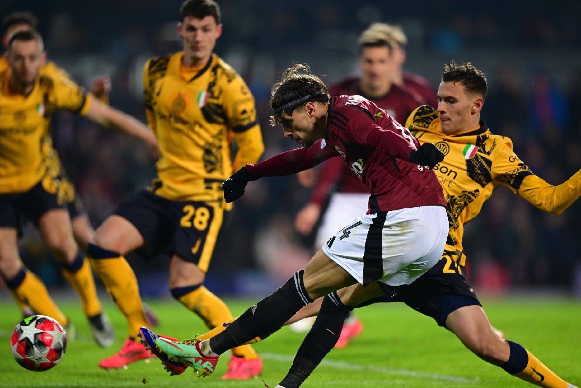 勒沃库森横扫智利,厄德高关键制胜 勒沃库森横扫智利,厄德高关键制胜