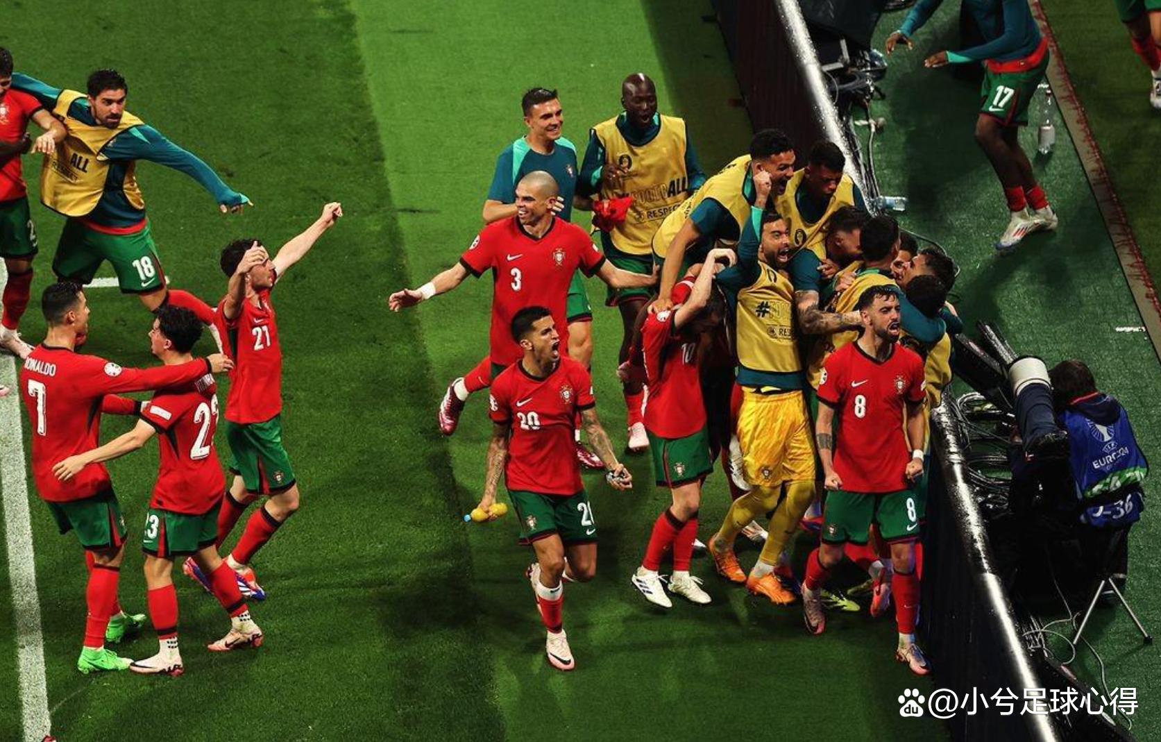 LOL电竞动态-本周末足球比赛将吸引无数球迷观看，期待激情碰撞的简单介绍