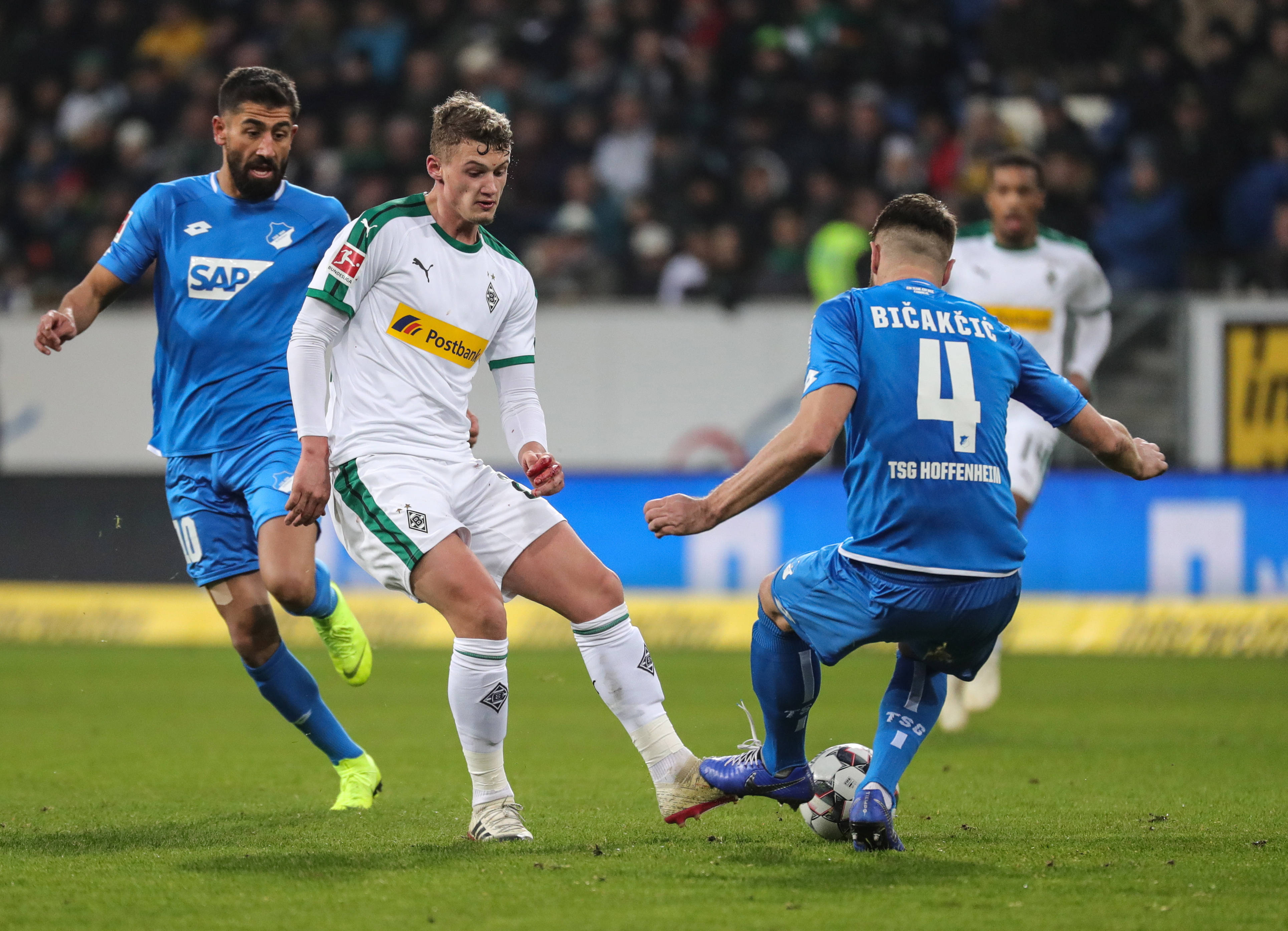 LOL电竞动态-门兴格拉德巴赫不败走势，努力保住德甲席位的简单介绍