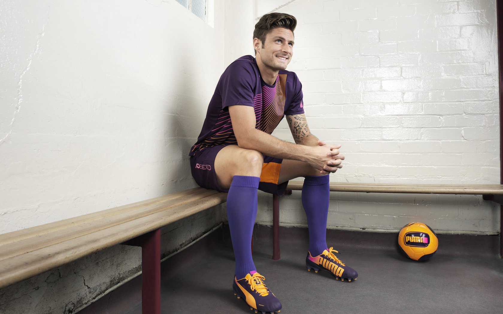 LOL英雄联盟赛事指南-加纳对阵芬兰，卡拉斯科稳定输出不掉线，诠释现代中场核心价值