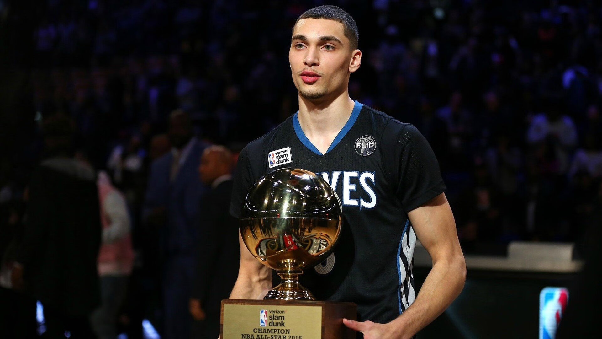 LOL英雄联盟投注平台-猛龙横扫青岛队，拉文关键制胜，一场定义赛季的战役